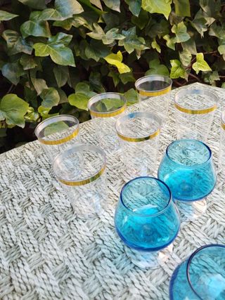 Juego de vasos festivos.