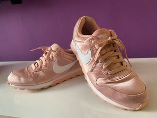 Deportivas Nike Rosa Satinadas