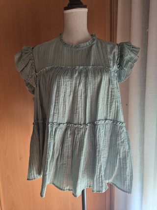 Blusa verde agua con volantes