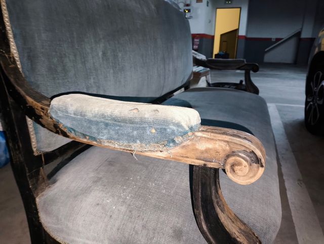 Sofá vintage terciopelo y madera