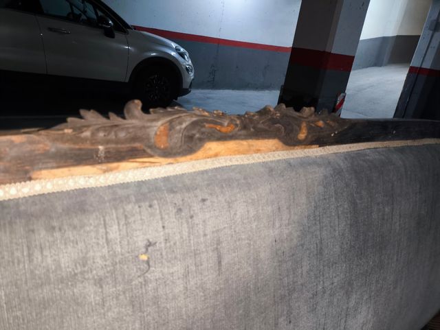 Sofá vintage terciopelo y madera