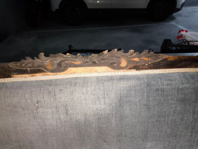 Sofá vintage terciopelo y madera