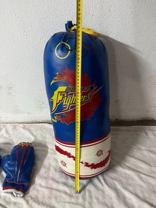 Saco y guantes de boxeo infantil