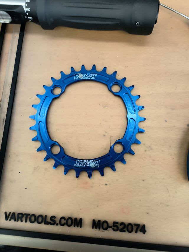 Plato Bparts 30T 96BCD Azul, nuevo