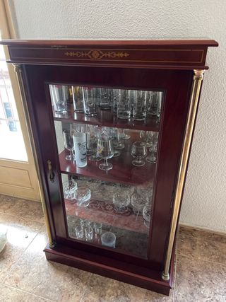Vitrina Clásica Madera y Cristal