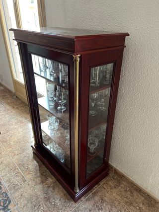 Vitrina Clásica Madera y Cristal