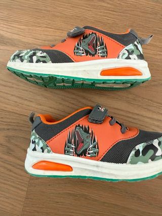 Scarpe ragazzo Mamalu T-REX Misura 30
come nuove