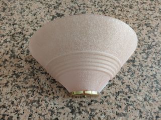 Applique vetro rosa con dettagli oro