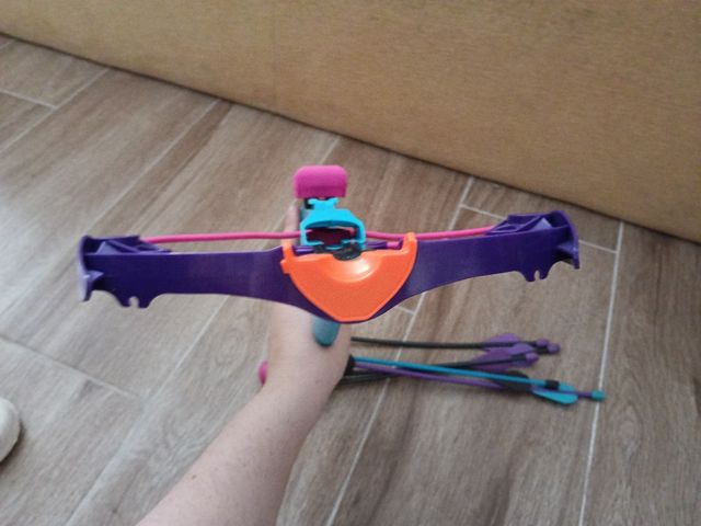 Ballesta Nerf con 5 dardos