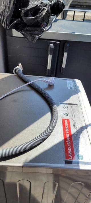 Lavadora 9kg Táctil y WiFi integrado. Marca LG.