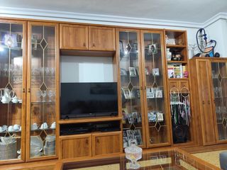 Mueble Salón Vitrina Madera y Cristal