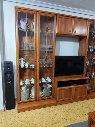 Mueble Salón Vitrina Madera y Cristal