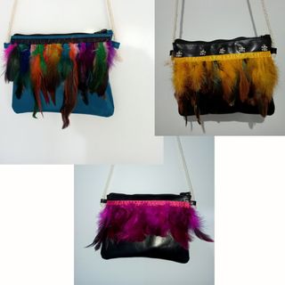 Bolsos de mano con plumas