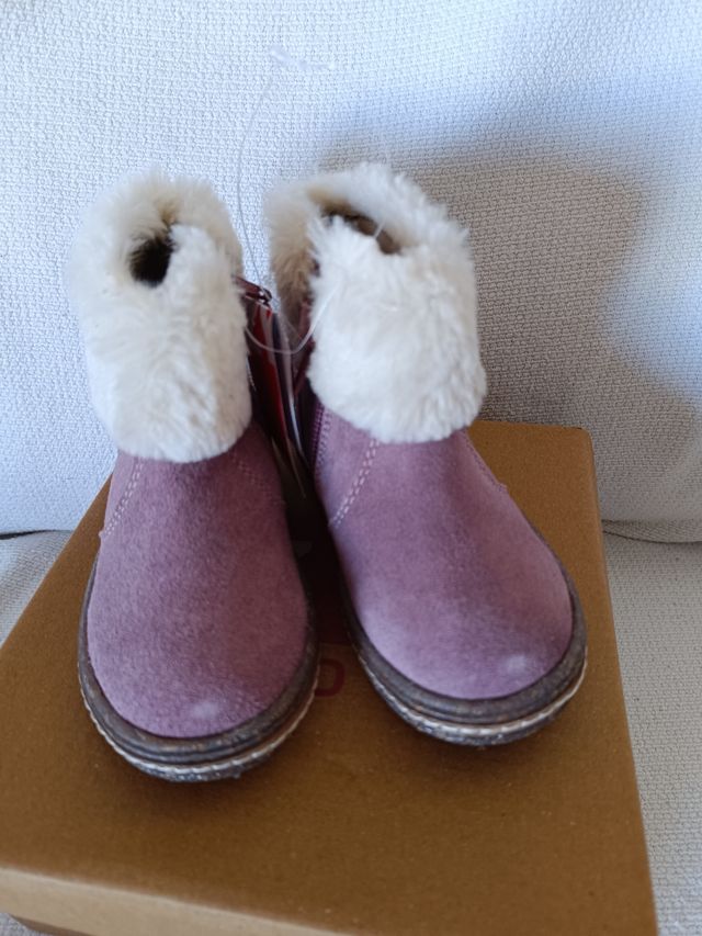 Botas niña talla 24 con etiqueta a estrenar