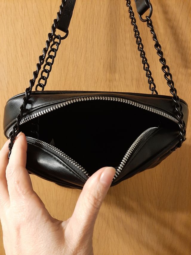 Bolso Parfois negro acolchado