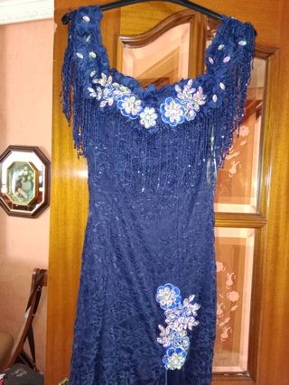 Vestido de fiesta azul con pedrería