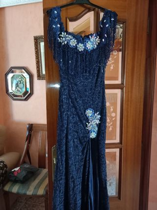 Vestido de fiesta azul con pedrería