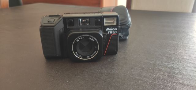 Macchina fotografica vintage Nikon L35TW,
