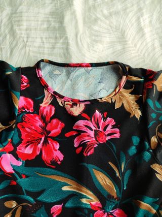 Vestido floral negro talla S