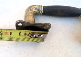 3 Tiradores antiguos de madera y latón