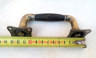 3 Tiradores antiguos de madera y latón