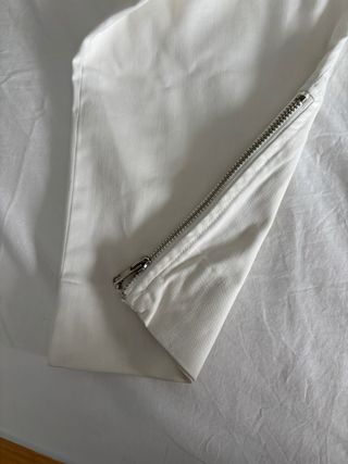 Pantalón blanco talla 36 con cremalleras