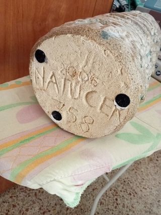 Jarrón de cerámica beige y verde azulado