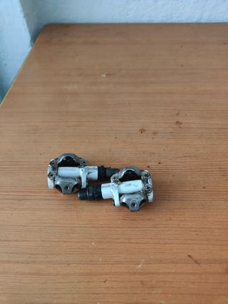 Pedales automáticos Shimano