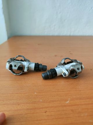 Pedales automáticos Shimano