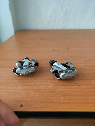 Pedales automáticos Shimano