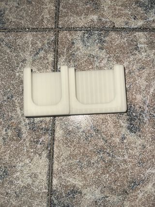 Soporte móvil y mando TV