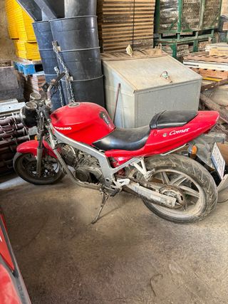 Hyosung Comet 125 Roja