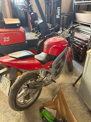 Hyosung Comet 125 Roja
