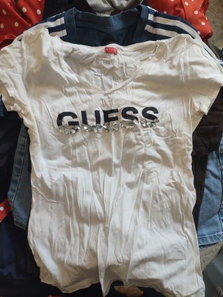 Set di abbigliamento firmato: Zara, Adidas, Tommy, Guess.
