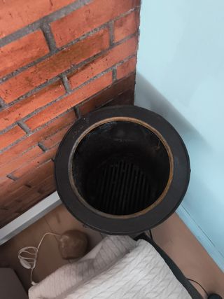 Estufa de forja de hierro antigua