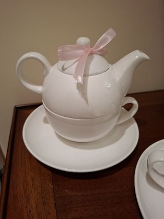 Set Teiera con 2 Tazze la Porcellana Bianca