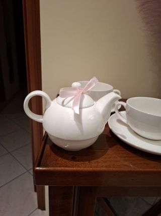 Set Teiera con 2 Tazze la Porcellana Bianca