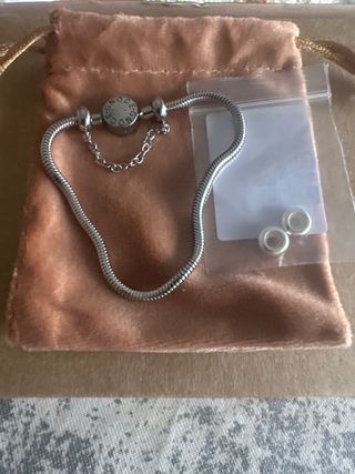 Pulsera tipo Pandora nueva 