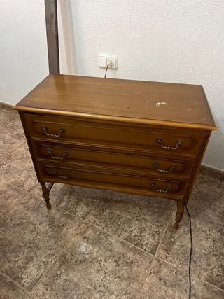 Cómoda de madera con 3 cajones