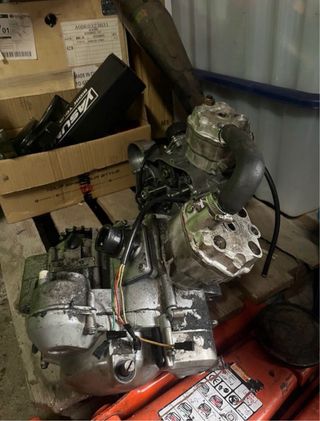 Motor con eje