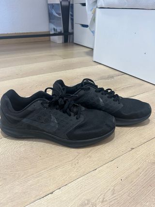Set di scarpe da ginnastica firmate.