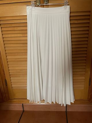 Falda plisada blanca