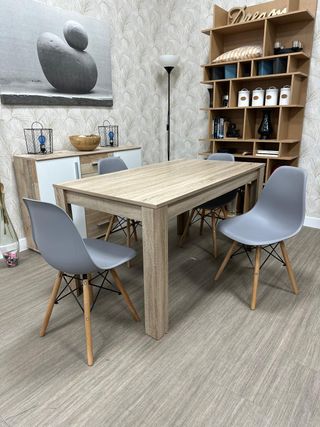 Mesa de comedor y 4 sillas