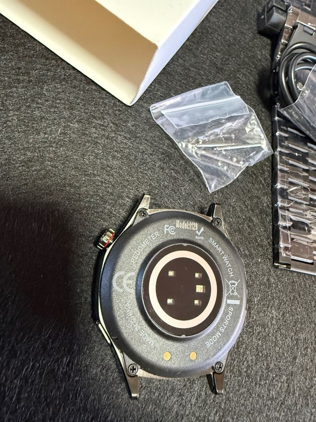 Smartwatch Negro y Plateado