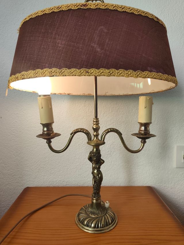 Lámpara antigua diseño ángel latón