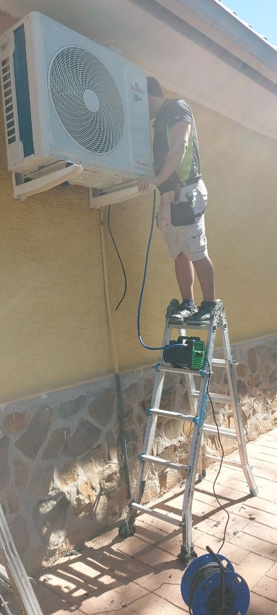 Técnico de climatización bomba de calor