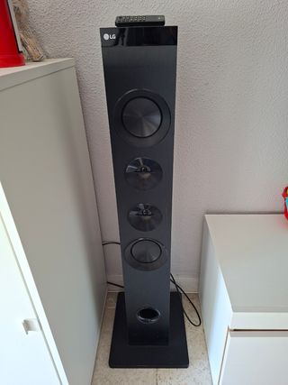 Torre de Sonido LG Negra