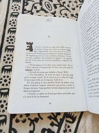 El fantasma de la torre (Esplai) (Catalan Edition)