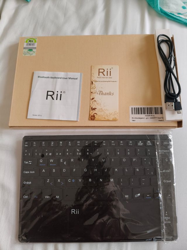 Tastiera wireless Rii Bluetooth in spagnolo