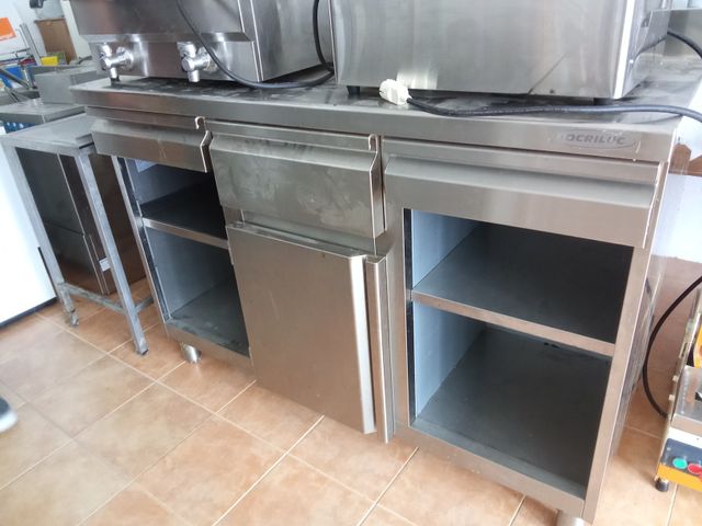 Mueble cafetero inox 1,5 metros